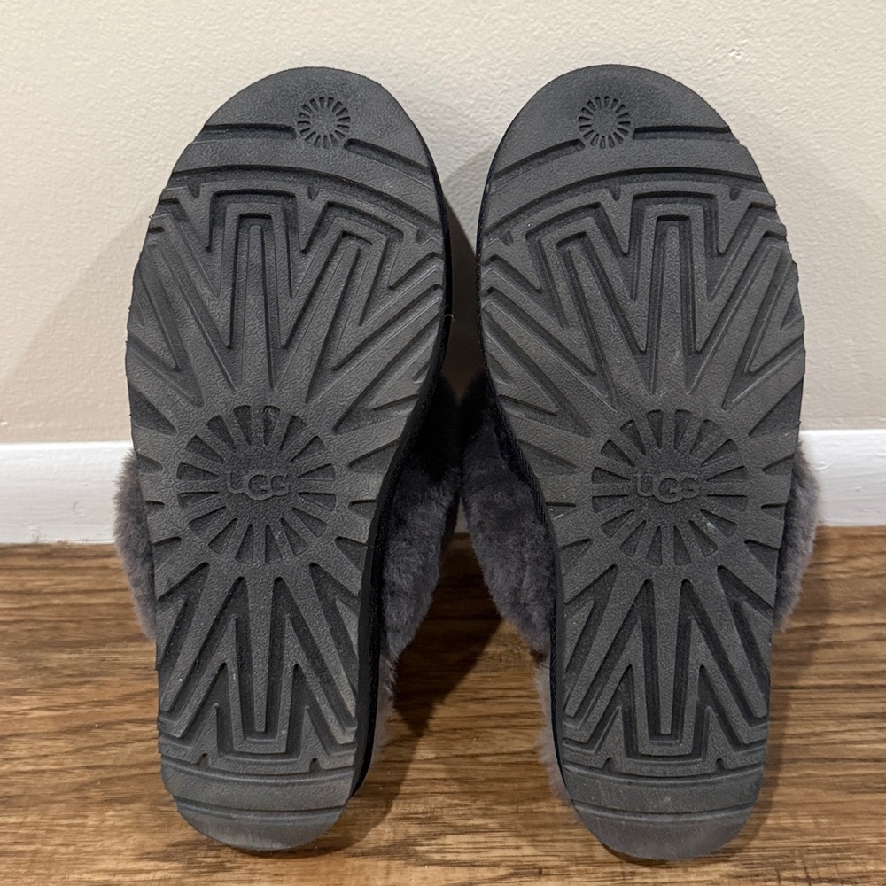 UGG black Knit Slippers with Plush Lining - Picture 3 of 4